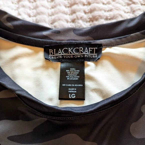 Blackcraft Crop Workout Top - Picture 4 of 4